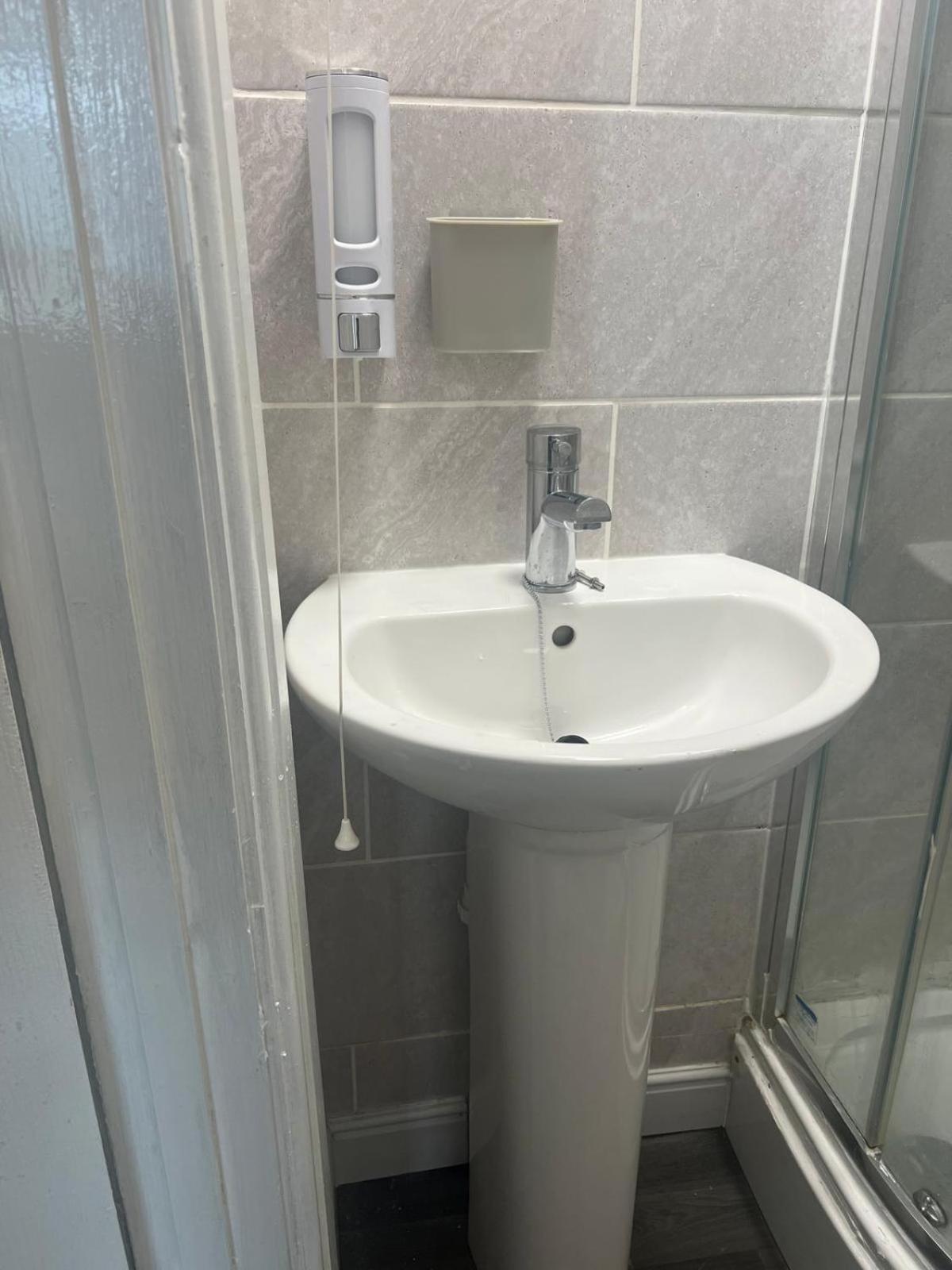 Studio Flat 7 With Private Shower & Wc Hotel Nottingham Exterior photo